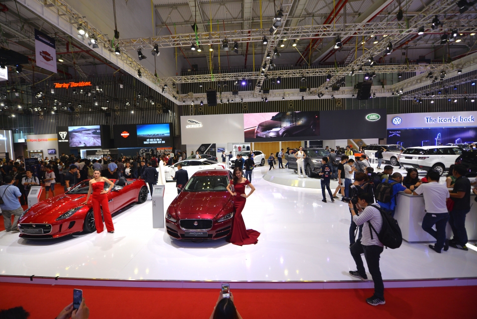 vims 2017 man nhan voi dan suv da dang va doc dao cua jaguar land rover