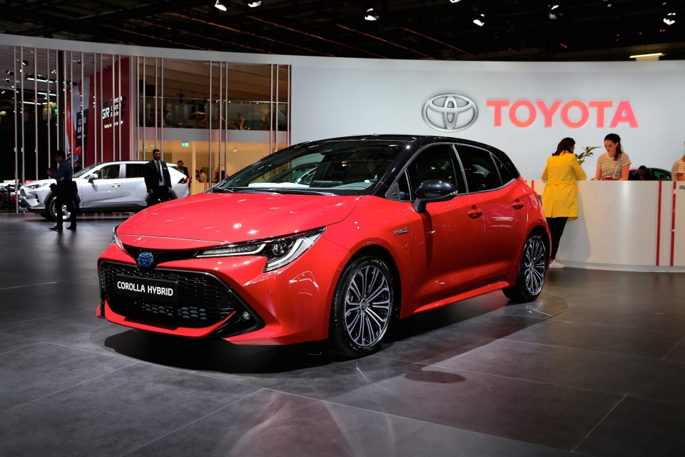 Toyota Corolla Hybrid khoe dáng ấn tượng tại triển lãm Paris toyota corolla hybrid khoe dang an tuong tai trien lam paris