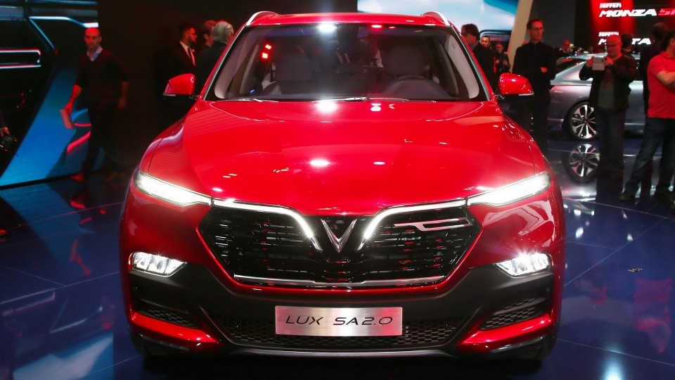 Cận cảnh xe SUV đầu tay của Vinfast LUX SA 2.0