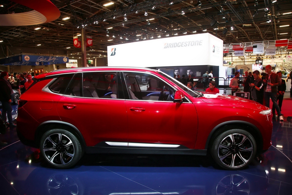 Cận cảnh xe SUV đầu tay của Vinfast LUX SA 2.0 can canh xe suv dau tay cua vinfast lux sa 20