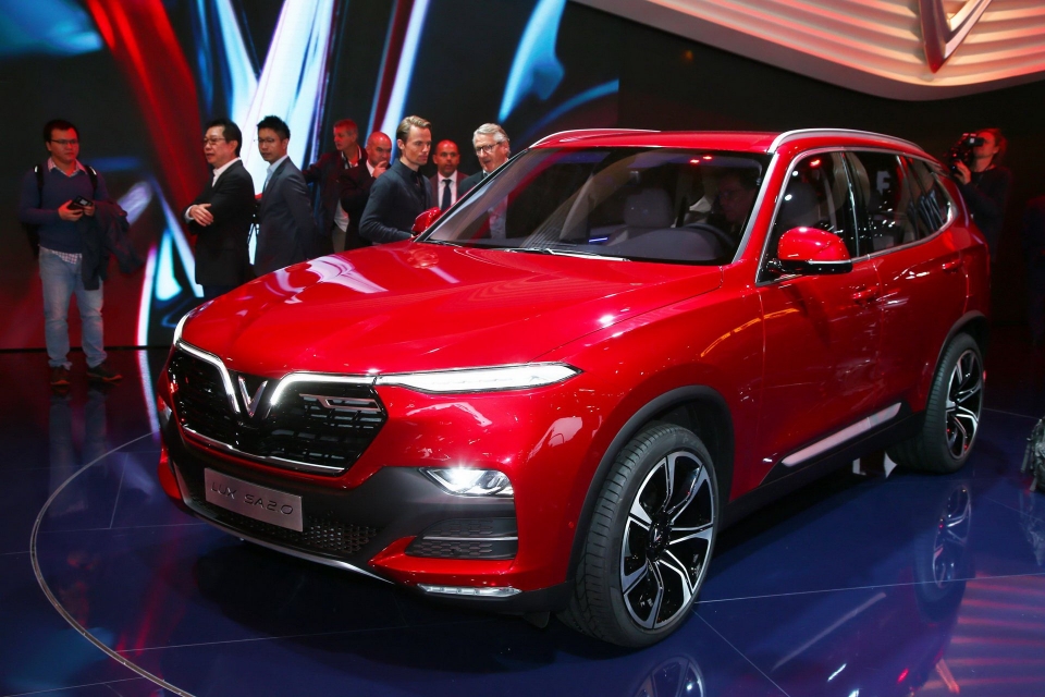 Cận cảnh xe SUV đầu tay của Vinfast LUX SA 2.0 can canh xe suv dau tay cua vinfast lux sa 20
