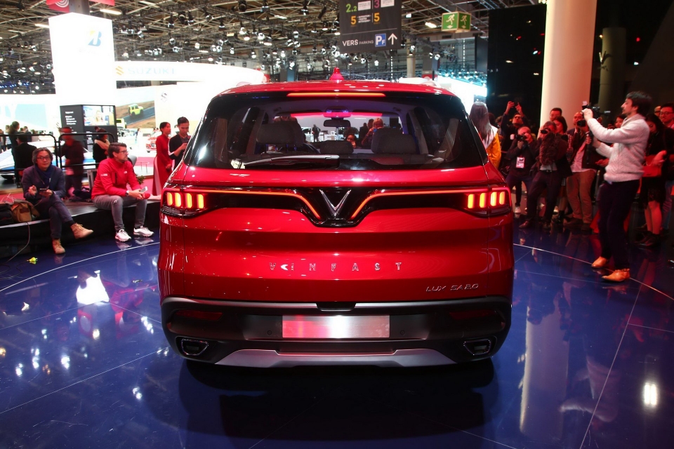 Cận cảnh xe SUV đầu tay của Vinfast LUX SA 2.0 can canh xe suv dau tay cua vinfast lux sa 20