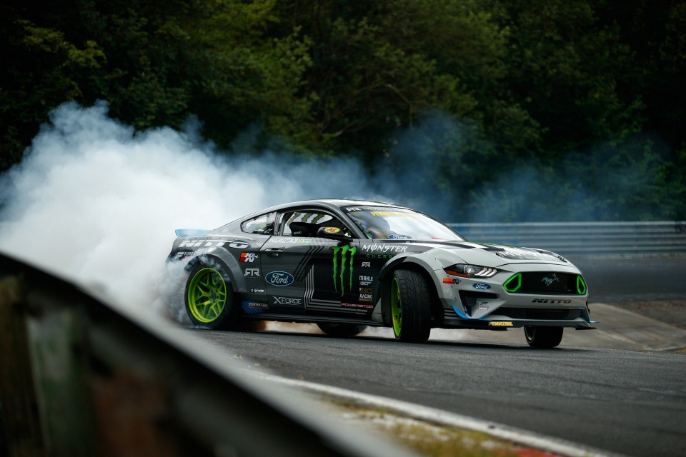 Xem Ford Mustang drift nghẹt thở tại "Địa ngục xanh" Nurburgring xem ford mustang drift nghet tho tai dia nguc xanh nurburgring