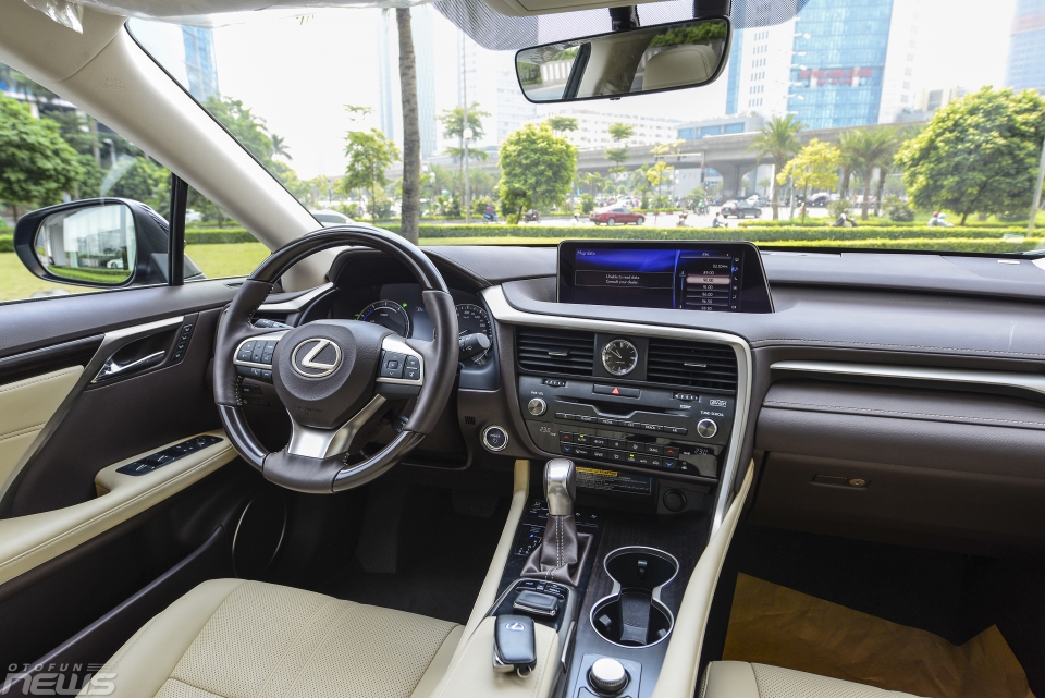 Ngắm Lexus RX450h đời mới giá 4,5 tỷ đồng tại Hà Nội ngam lexus rx450h doi moi vua lo dien tai ha noi