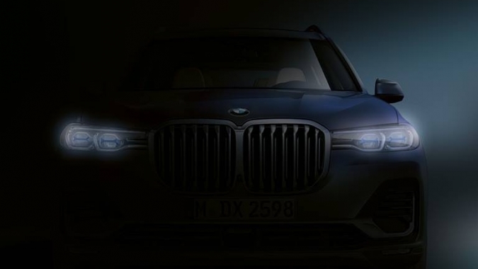 BMW công bố hình ảnh đầu tiên về SUV 7 chỗ X7
