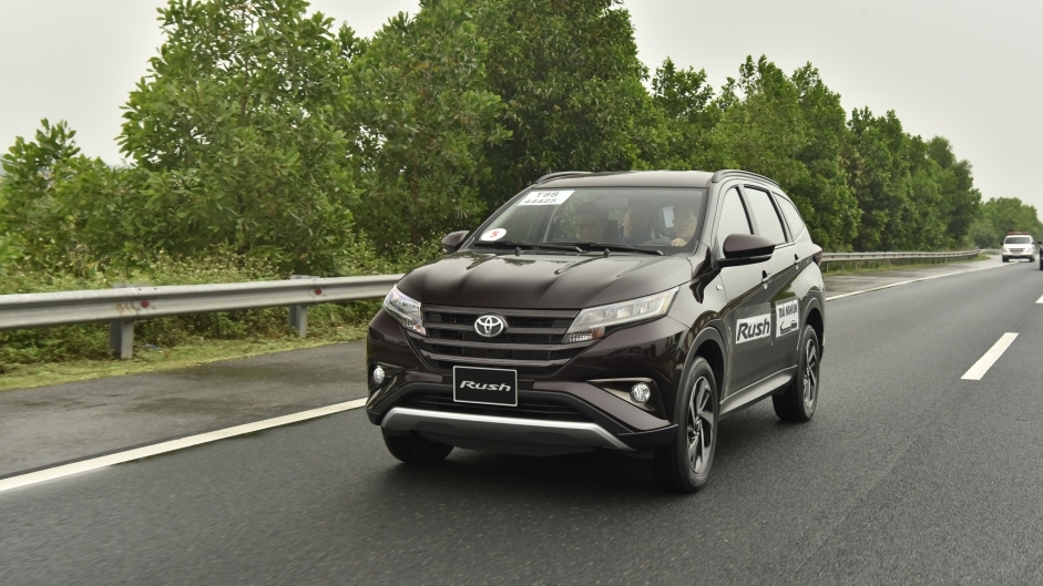 Lỗi túi khí, gần 1.600 xe Toyota Rush ở Việt Nam bị thu hồi