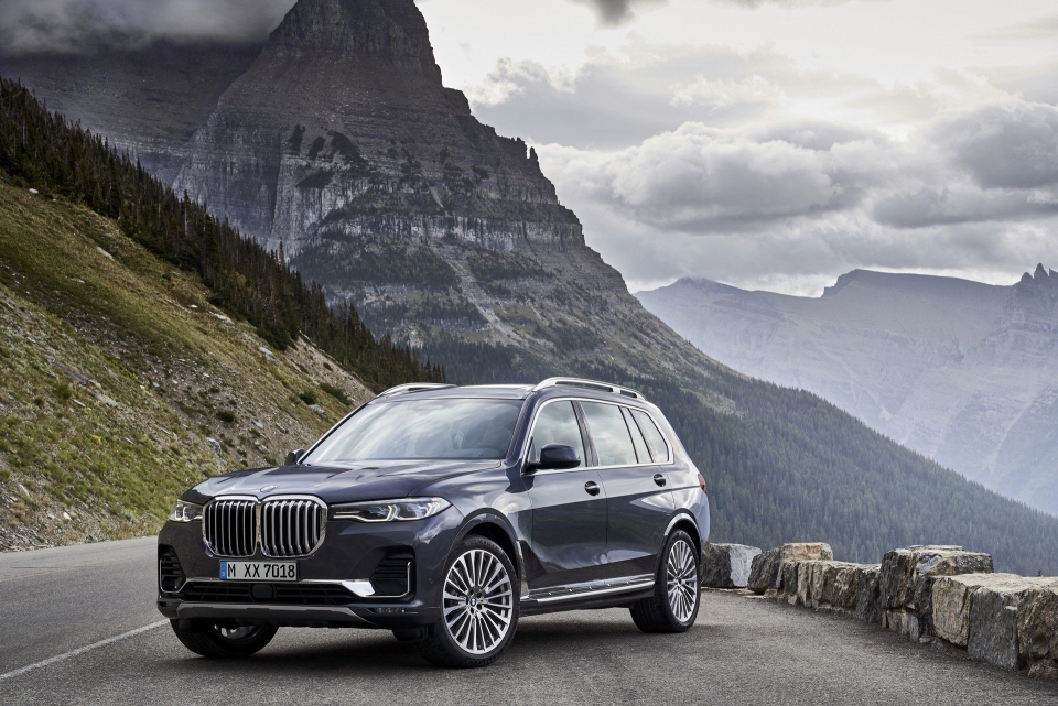 Hình ảnh đầu tiên về BMW X7 cạnh tranh Mercedes-Benz GLS hinh anh dau tien ve bmw x7 canh tranh mercedes benz gls
