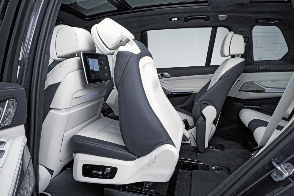 Hình ảnh đầu tiên về BMW X7 cạnh tranh Mercedes-Benz GLS hinh anh dau tien ve bmw x7 canh tranh mercedes benz gls
