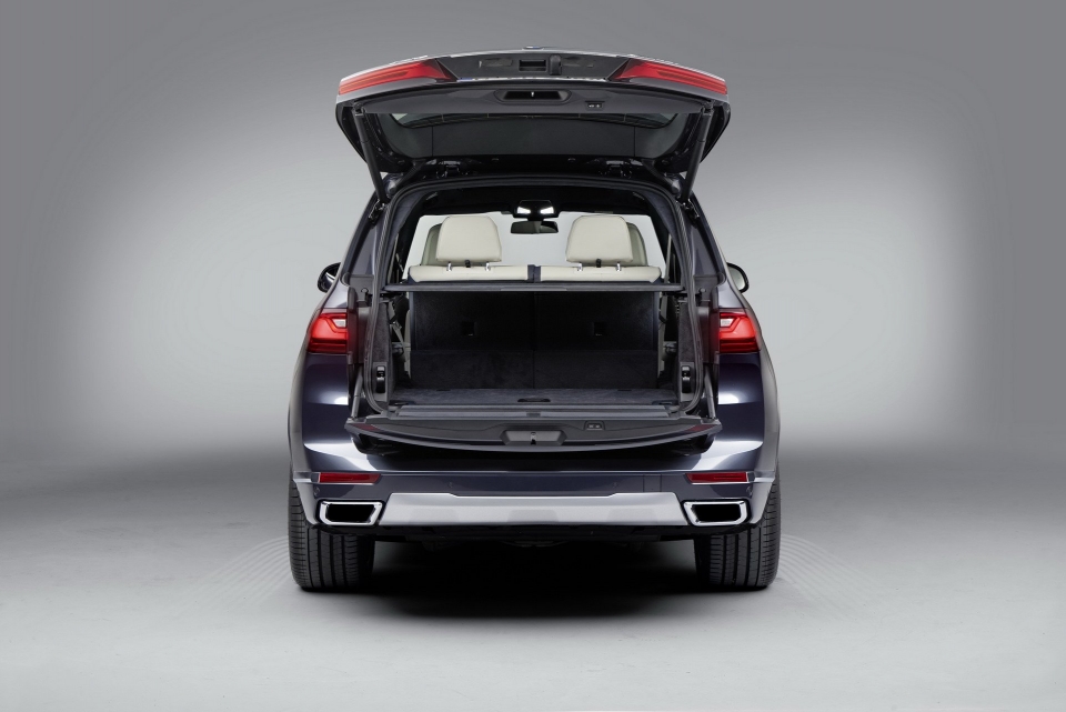 Hình ảnh đầu tiên về BMW X7 cạnh tranh Mercedes-Benz GLS hinh anh dau tien ve bmw x7 canh tranh mercedes benz gls