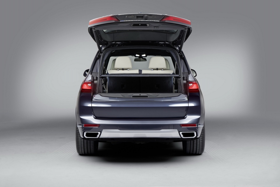 Hình ảnh đầu tiên về BMW X7 cạnh tranh Mercedes-Benz GLS hinh anh dau tien ve bmw x7 canh tranh mercedes benz gls