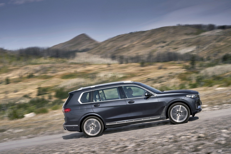 Hình ảnh đầu tiên về BMW X7 cạnh tranh Mercedes-Benz GLS hinh anh dau tien ve bmw x7 canh tranh mercedes benz gls