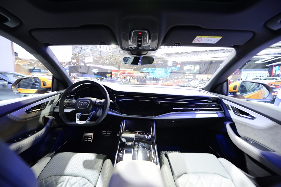 Mãn nhãn với SUV Audi Q8 đậm chất công nghệ man nhan voi suv audi q8 dam chat cong nghe