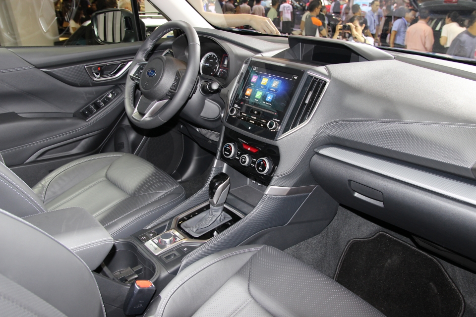 vms 2018 subaru forester 2018 cung mat than eyesight ra mat khach hang viet