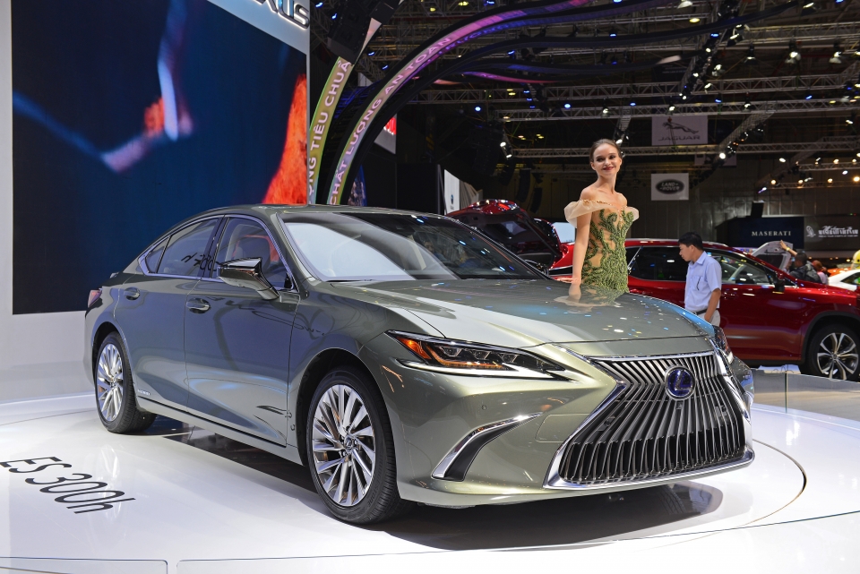 Lexus ES300h đầu tiên hiện diện ở Việt Nam lexus es300h dau tien hien dien o viet nam