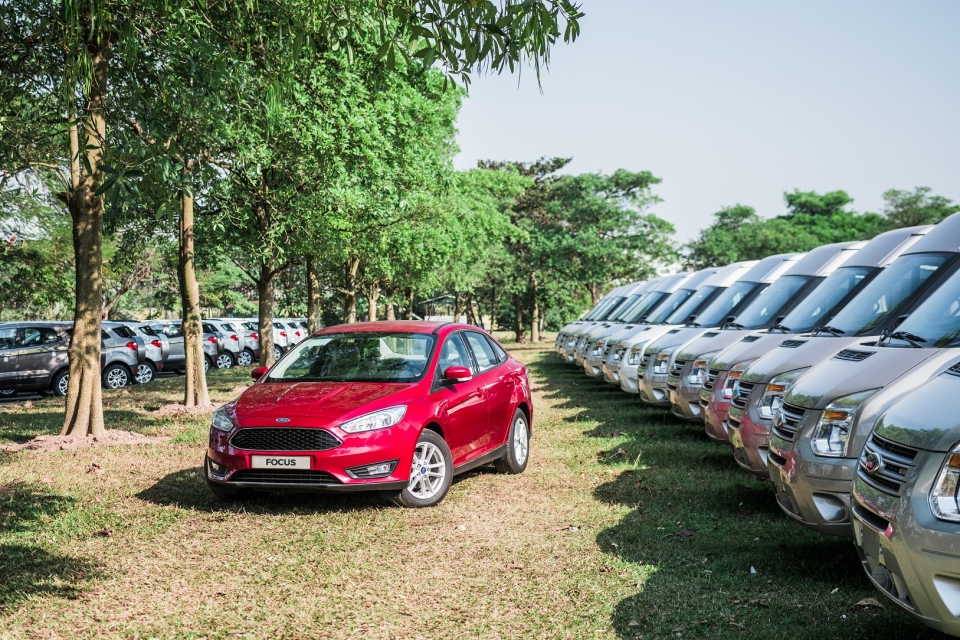 ford tung ra chuong trinh khuyen mai nham kich cau cuoi nam
