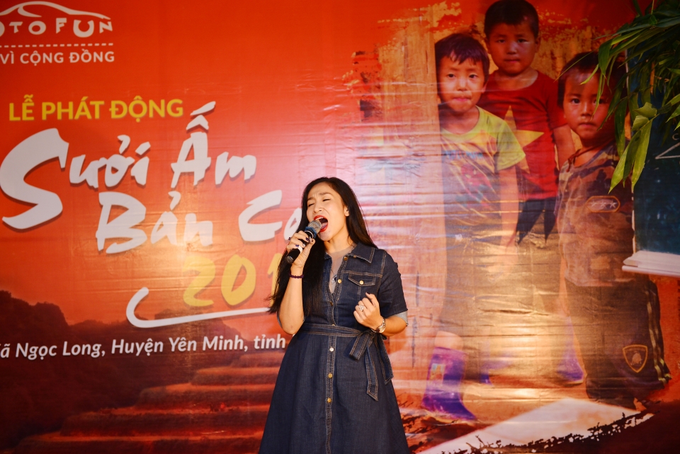 Đêm nhạc Sưởi Ấm Bản Cao 2017 đã quyên góp được 112 triệu đồng dem nhac suoi am ban cao 2017 da quyen gop duoc 112 trieu dong