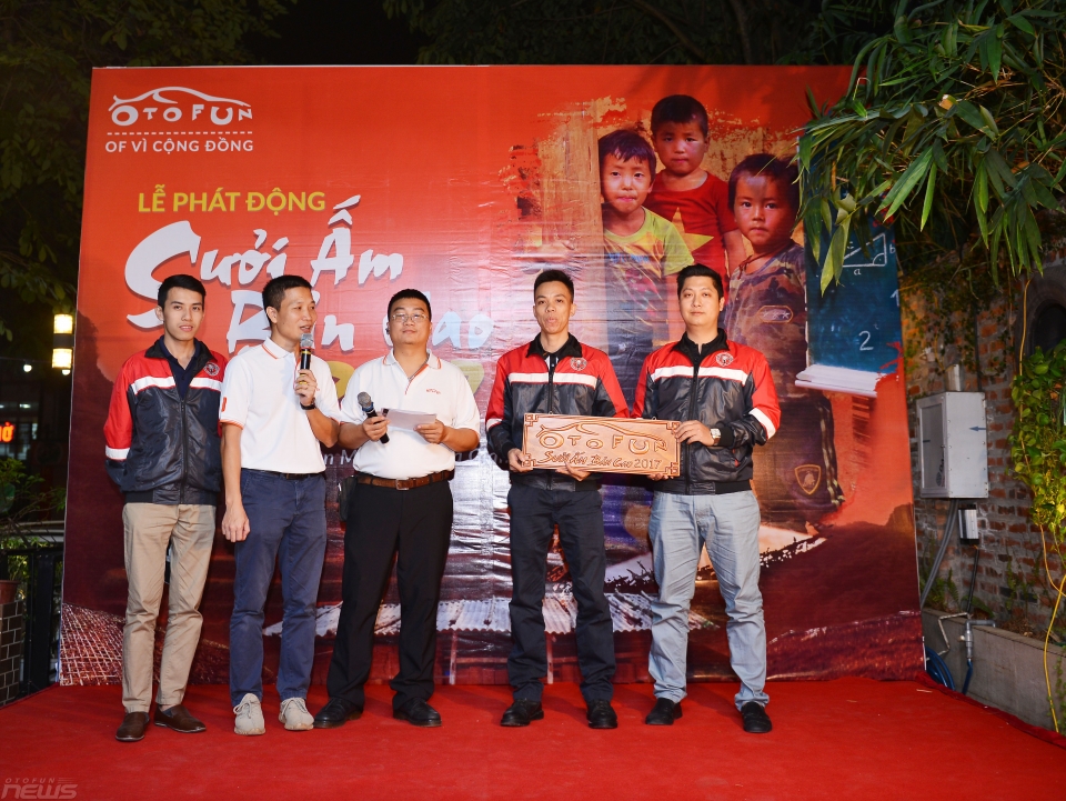 Đêm nhạc Sưởi Ấm Bản Cao 2017 đã quyên góp được 112 triệu đồng dem nhac suoi am ban cao 2017 da quyen gop duoc 112 trieu dong