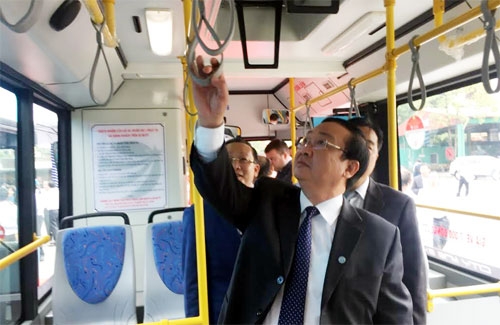 Hà Nội đưa xe buýt tiêu chuẩn Châu Âu vào hoạt động ha noi dua xe buyt tieu chuan chau au vao hoat dong