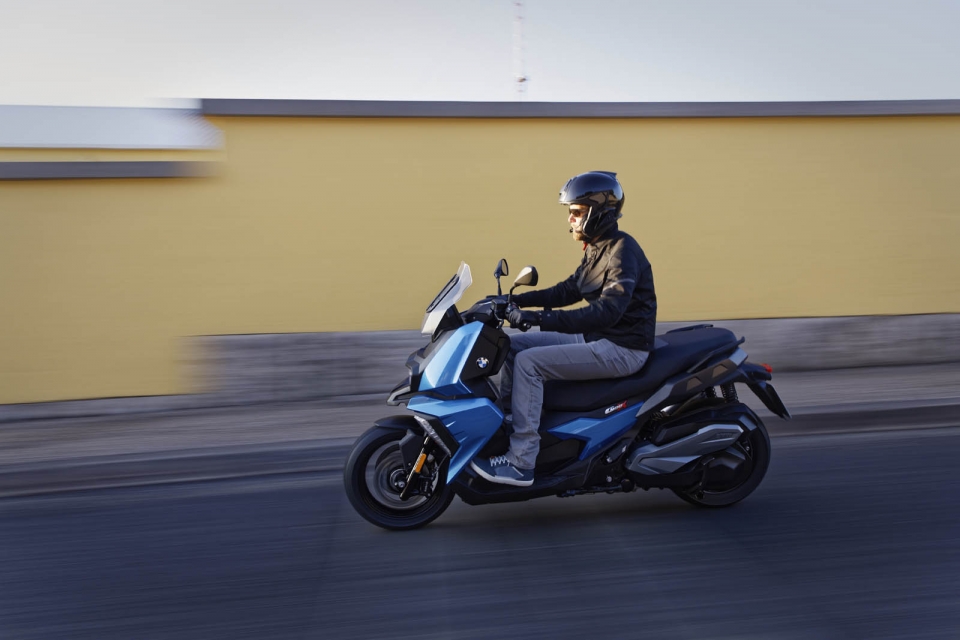 eicma 2017 ngam xe tay ga thoi thuong bmw c400 x 2018