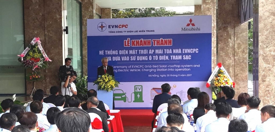 mitsubishi viet nam ban giao xe dien imiev cho tong cong ty dien luc mien trung
