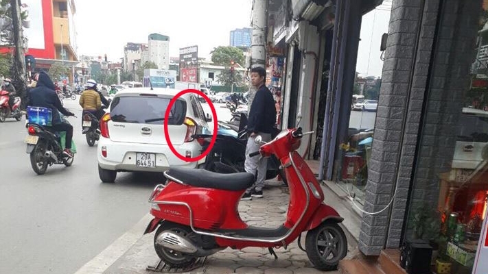 Người cầm lái nóng tính, chiếc đèn pin và câu chuyện rủi ro trên đường