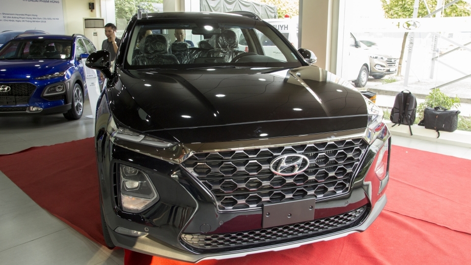 "Soi" Hyundai Santa Fe 2019 phiên bản máy dầu 2.2L ở Hà Nội