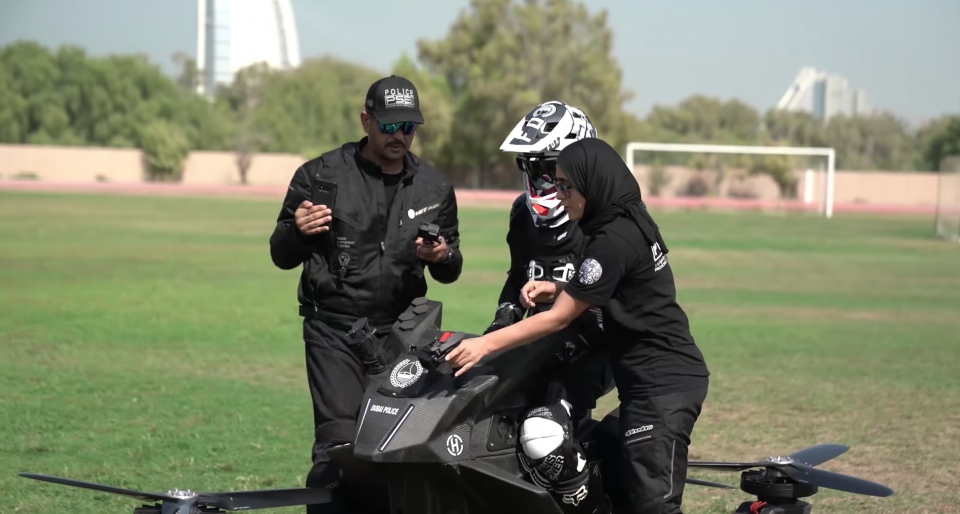 Cảnh sát Dubai thử nghiệm tuần tra bằng xe bay canh sat dubai thu nghiem tuan tra bang xe bay