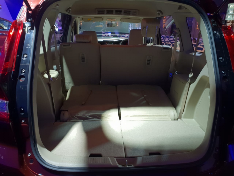 suzuki ertiga the he thu hai ra mat tai an do voi hai tuy chon dong co
