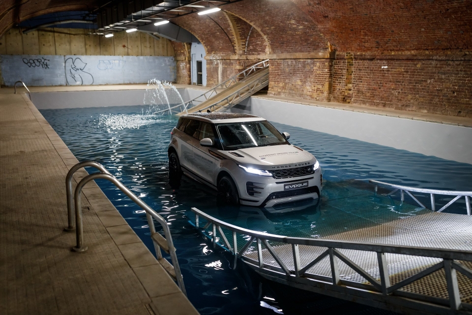 Range Rover Evoque 2019 ra mắt với cảm hứng thiết kế từ Velar land rover cong bo range rover evoque 2019 voi thiet ke lay cam hung tu velar