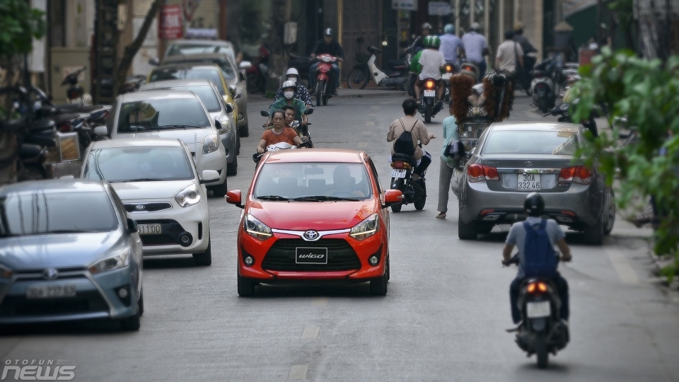 Toyota Wigo bị Huyndai Grand i10 và Kia Morning bỏ xa trong cuộc đua doanh số