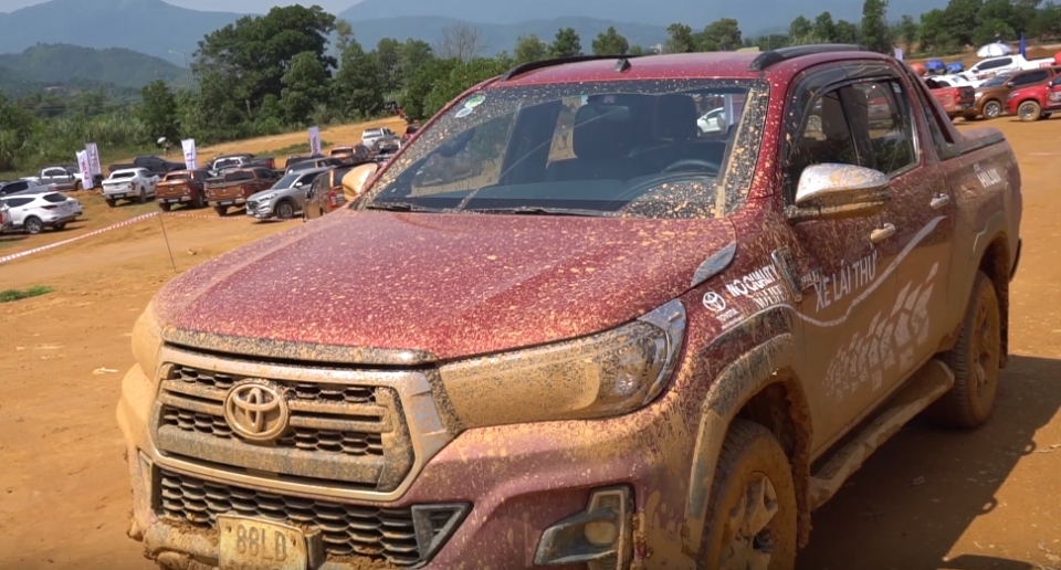 Ấn tượng Toyota Hilux 2018 tại “đấu trường” Vietnam Off-road Cup 2018 an tuong toyota hilux 2018 tai dau truong vietnam off road cup 2018