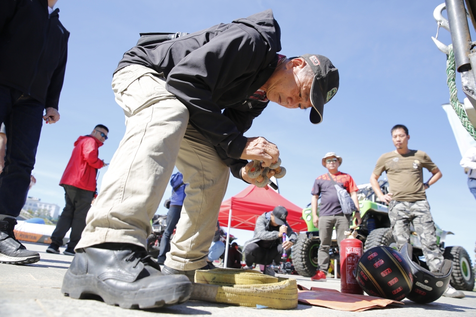 khac nghiet giai dua xe dia hinh laan challenge the mountain 2018
