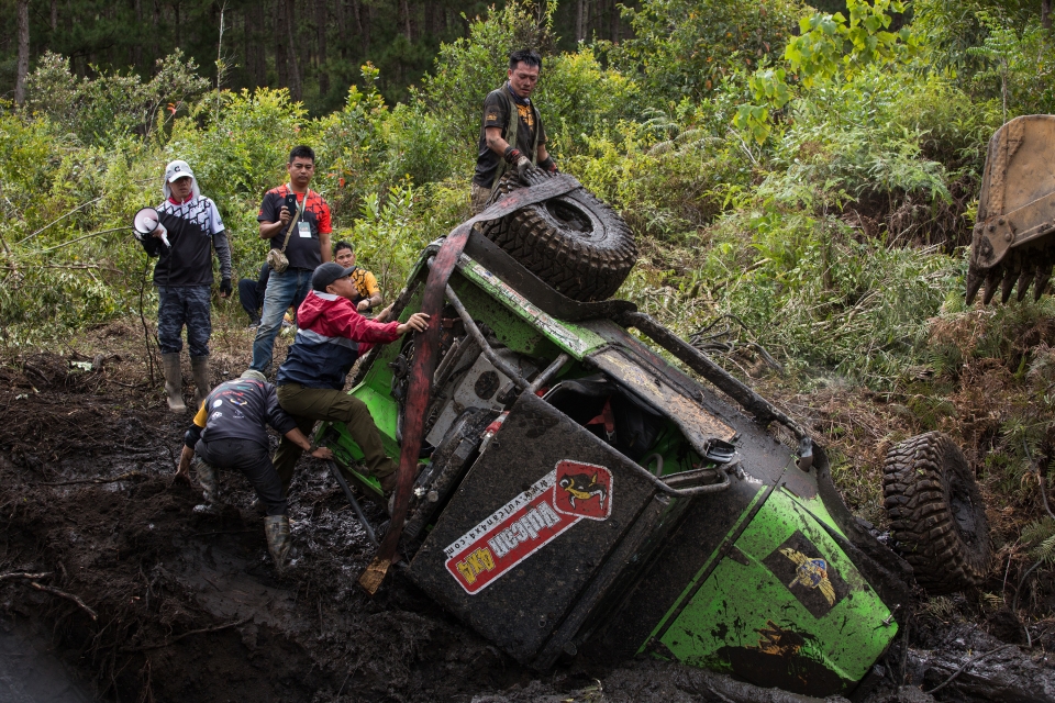 khac nghiet giai dua xe dia hinh laan challenge the mountain 2018