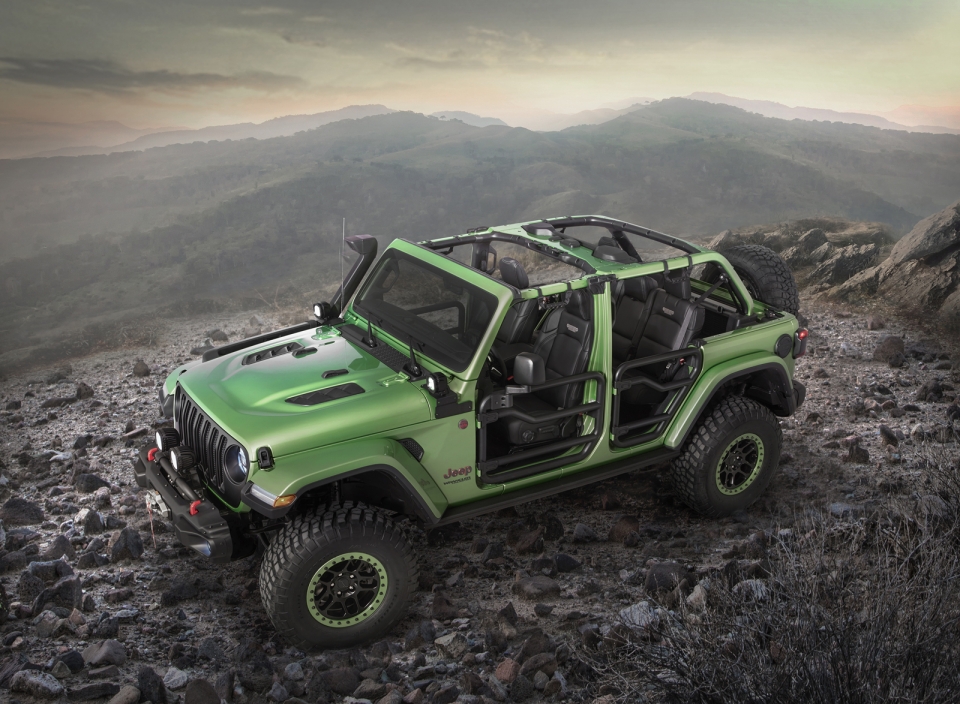 los angeles 2017 jeep wrangler day chat phong tran voi phu kien mopar
