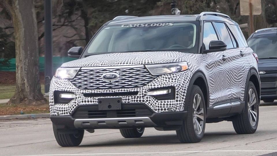 Lộ hình khoang lái hiện đại ở Ford Explorer 2020