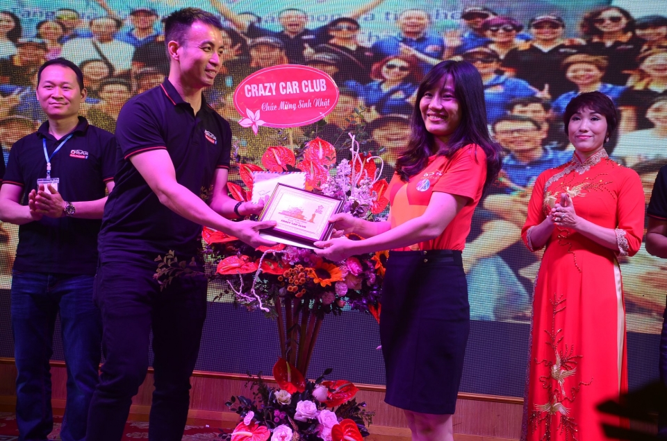 chi hoi otofun hai phong tung bung trong sinh nhat lan thu 4