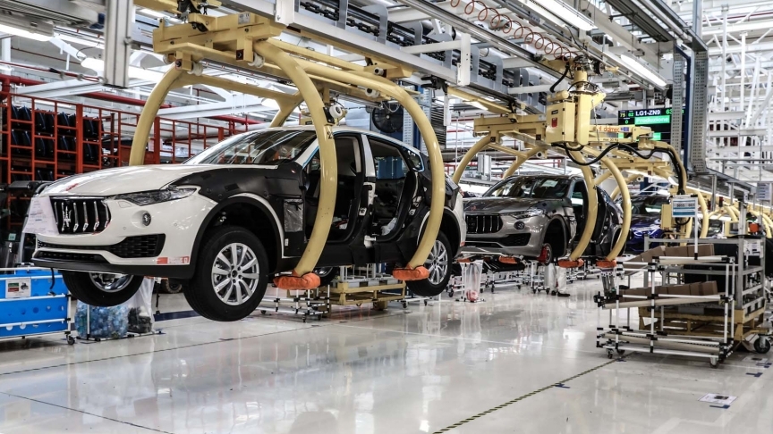 FCA giảm tốc độ sản xuất Maserati Levante vì bán chậm