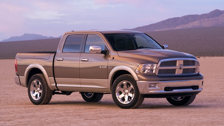 Dodge Ram triệu hồi gần 300.000 xe bán tải vì bình nhiên liệu có thể rơi
