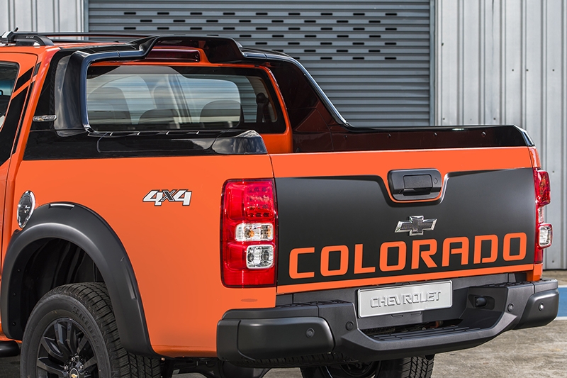 Chevrolet giới thiệu Colorado High Country Storm 2018 thêm màu sơn Cam và gói phụ kiện chevrolet gioi thieu colorado high country storm 2018 them mau son cam va goi phu kien