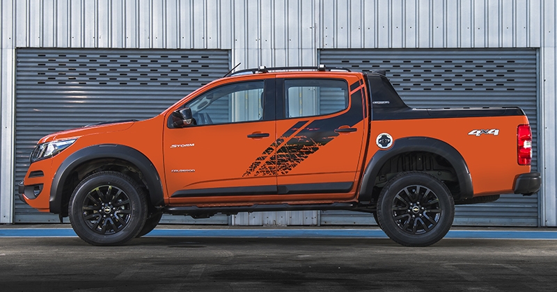 Chevrolet giới thiệu Colorado High Country Storm 2018 thêm màu sơn Cam và gói phụ kiện chevrolet gioi thieu colorado high country storm 2018 them mau son cam va goi phu kien