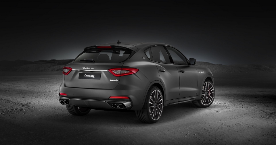 Maserati Levante Trofeo “thửa” động cơ V8 mạnh 590 mã lực của Ferrari maserati levante trofeo thua dong co v8 manh 590 ma luc cua ferrari
