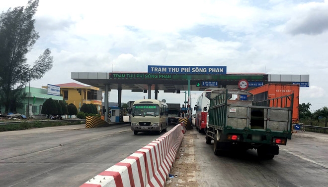 tai xe len mang to tram bot song phan lat long