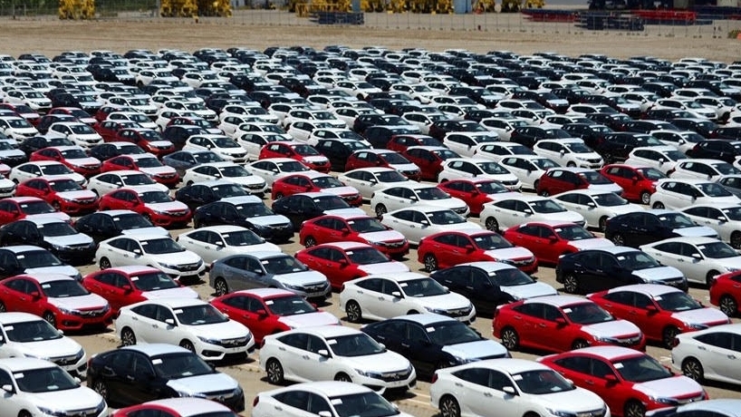 Ô tô nhập khẩu vào Việt Nam tháng 3 tăng vọt 25 lần