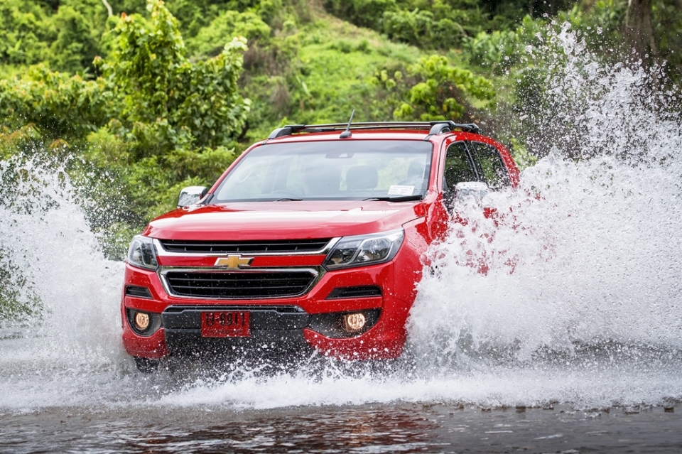 chevrolet trailblazer va colorado da bi hanh ha the nao truoc khi ra mat cong chung