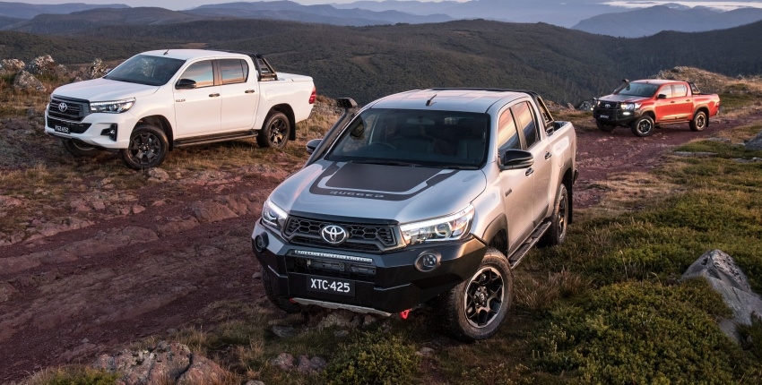 toyota tung ra ba phien ban chuyen dung cua ban tai hilux