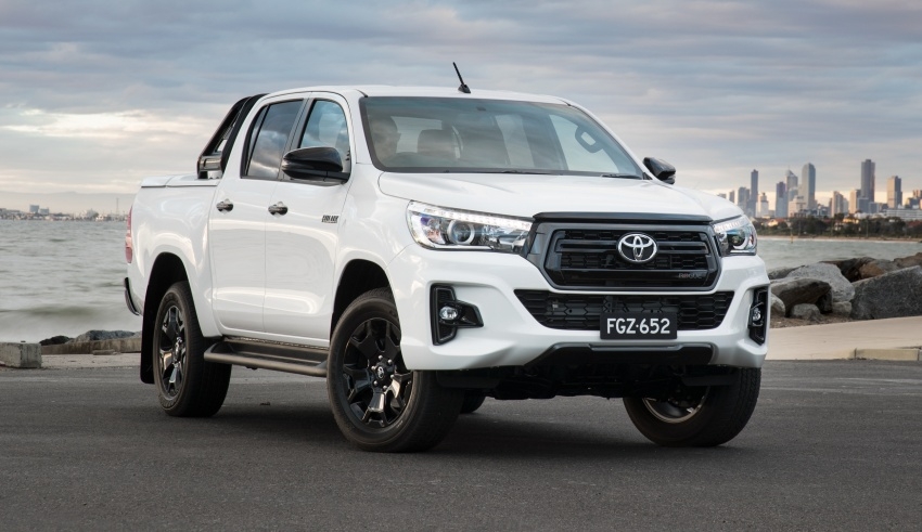toyota tung ra ba phien ban chuyen dung cua ban tai hilux