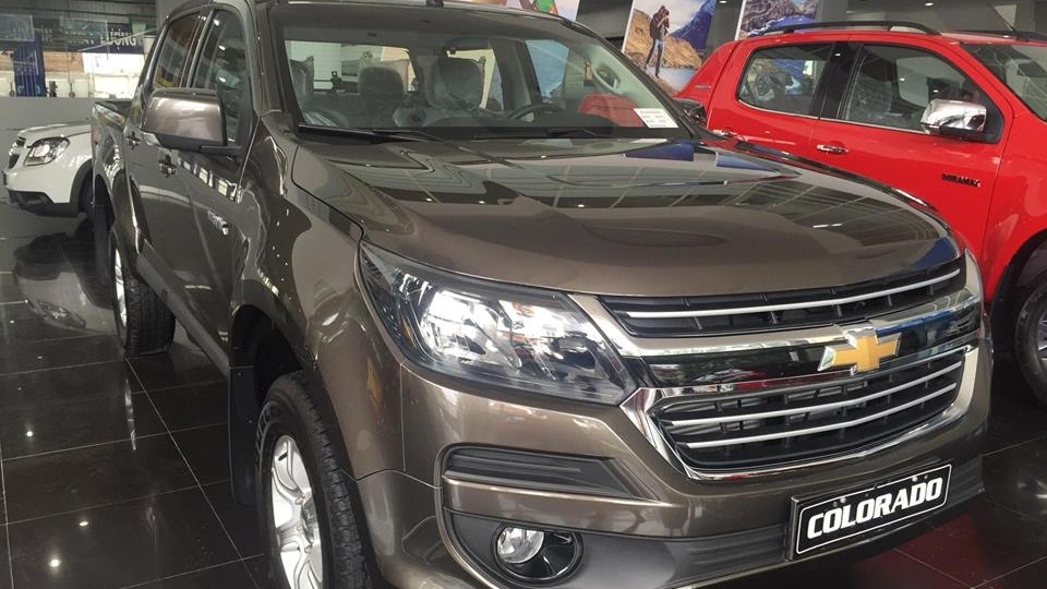 Bán tải Chevrolet Colorado sẽ thêm phiên bản một cầu với hộp số tự động