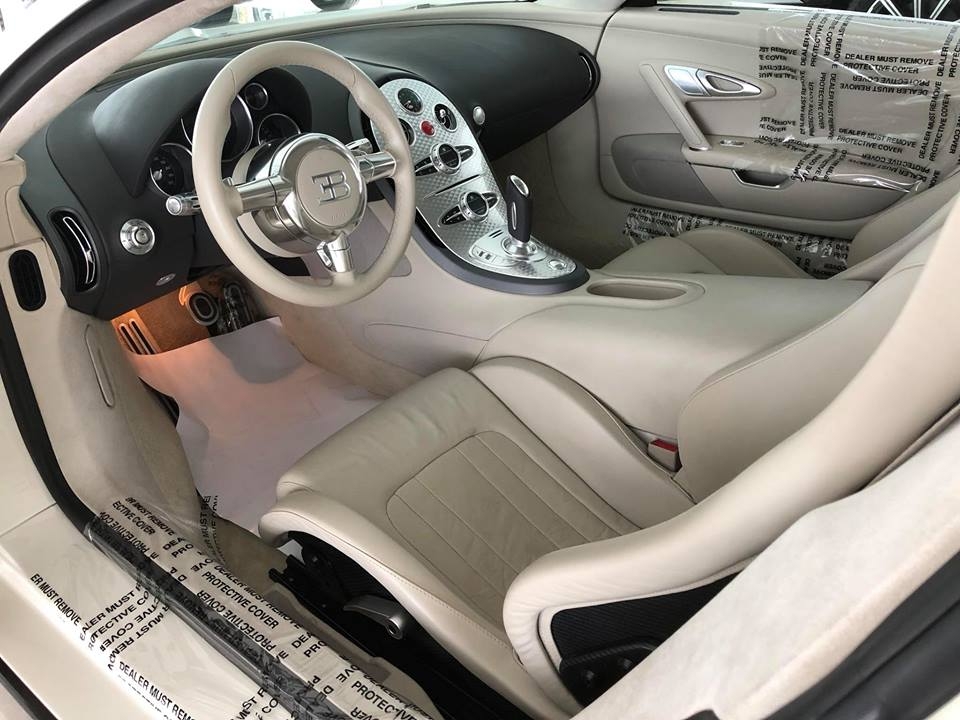 Hình ảnh hiếm hoi về siêu xe Bugatti Veyron độc nhất Việt Nam hinh anh hiem hoi ve sieu xe bugatti veyron doc nhat viet nam
