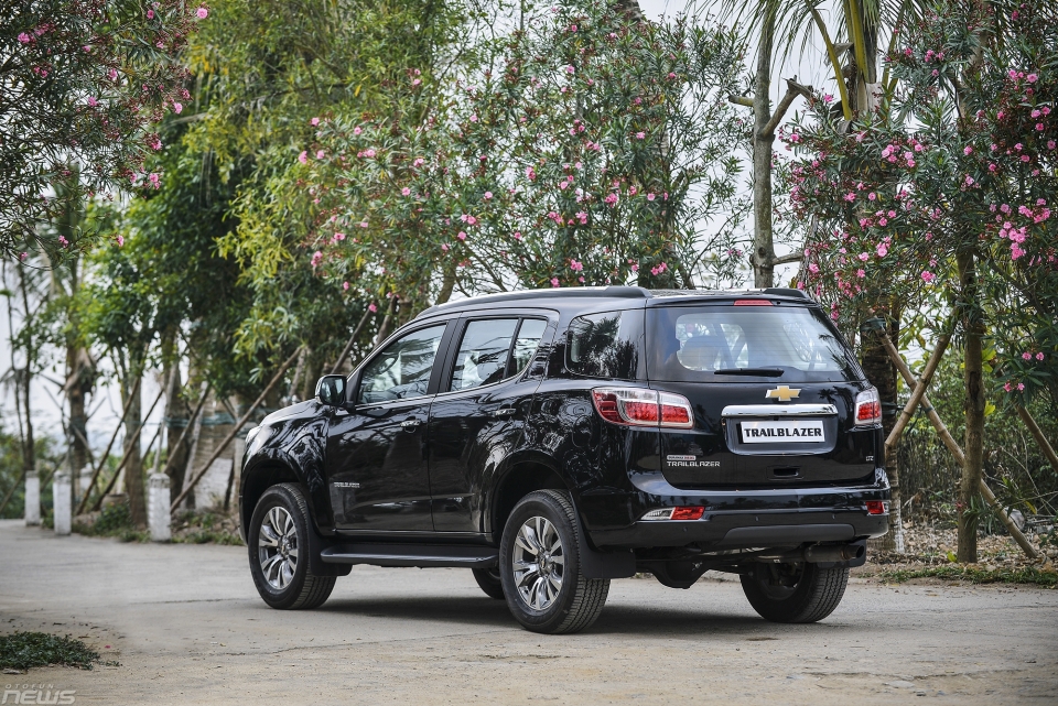 chevrolet trailblazer 2018 bat dau den tay khach hang viet nam