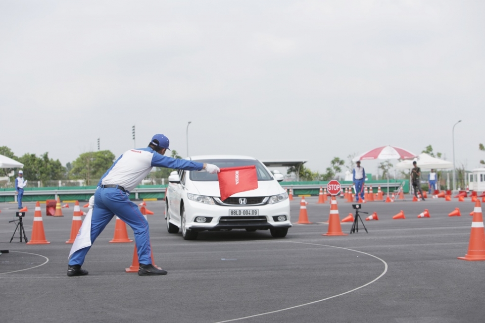 Honda Việt Nam tổ chức thành công hội thi hướng dẫn viên lái xe an toàn 2018 honda viet nam to chuc thanh cong hoi thi huong dan vien lai xe an toan xuat sac nam 2018